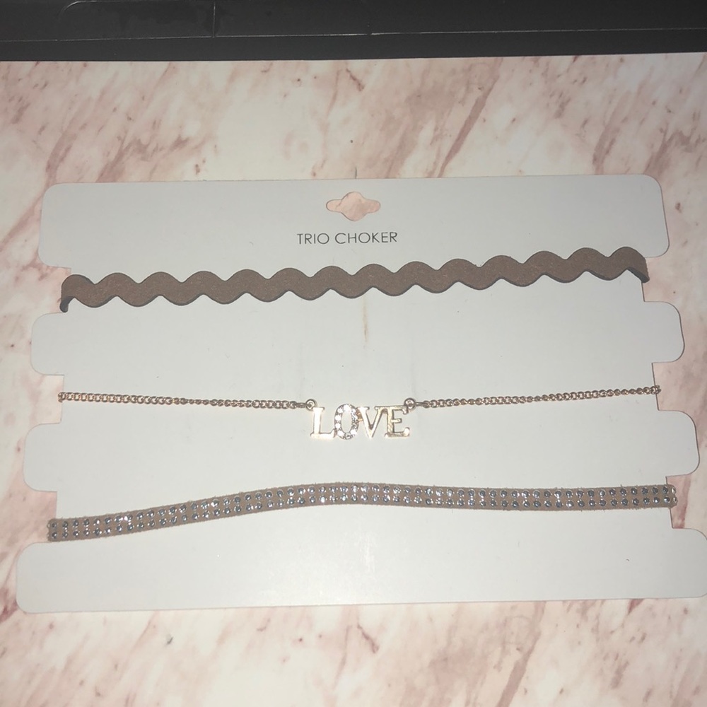 Trio choker set